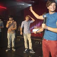 One Direction perform live at G-A-Y nightclub photos | Picture 80785